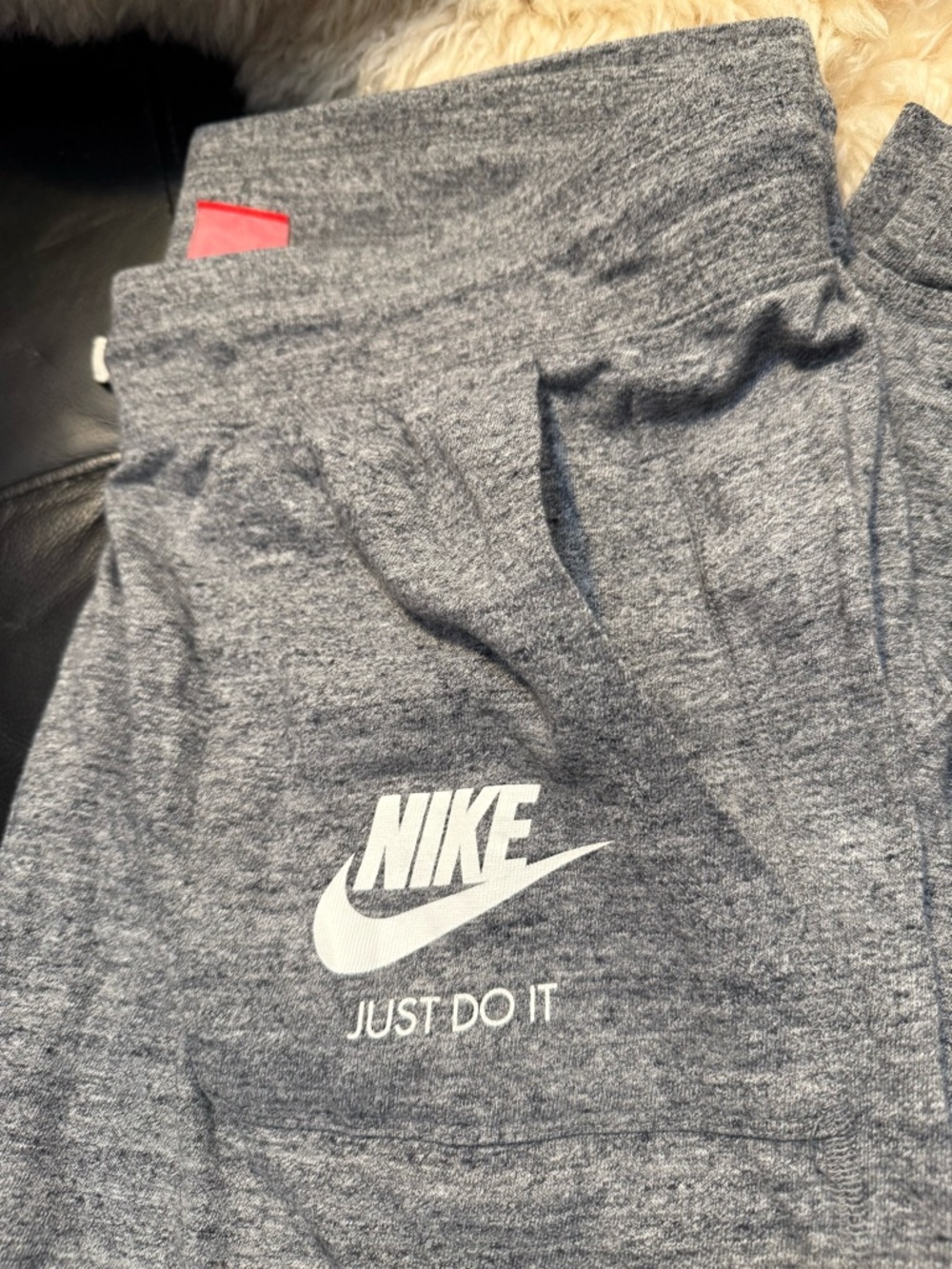 EUC Nike Wmns Cropped jogger Sz XL Lightweight Grey - Picture 4 of 6